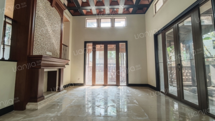 麓湖生态城白玉台二手房实景图