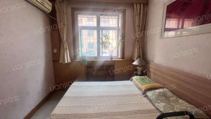 县府小区 一层 带车位 地下室-卧室C