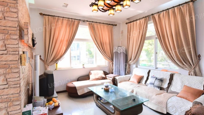 比佛利二手房实景图