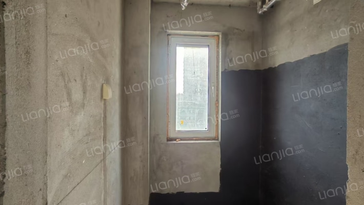 70年大产权，房证满二，次新房，通勤北京，交通方便。-卫生间