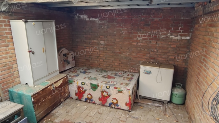 煤田总局173队家属楼 2室1厅 南 北-花园