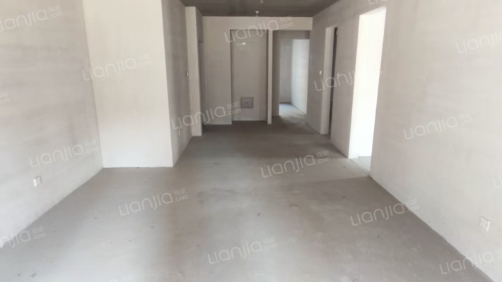 一楼带小院，东边户采光视野好，南北通透-餐厅