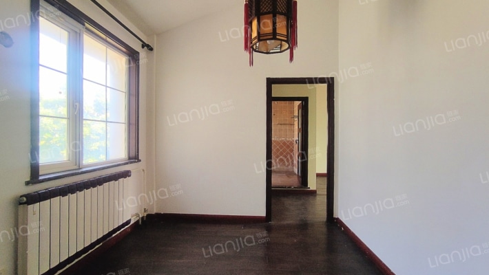 必看房，独栋琉璃湖别墅，产权清晰，无抵押-门厅