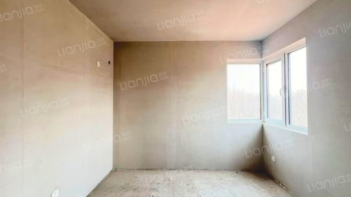 少有的南北通透大三居，业主诚心出售，中高层-卧室B