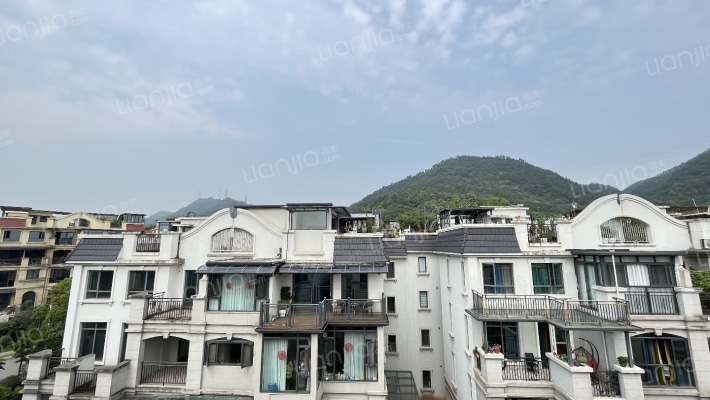 庆隆国际社区，云溪苑上叠，带屋顶花园，带车位-窗外景观