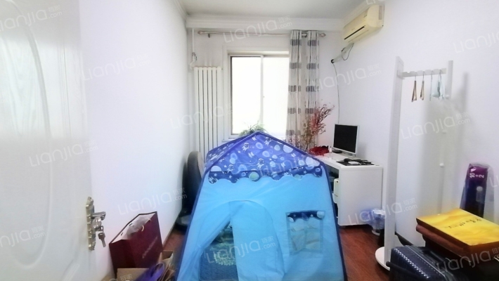 大型社区，地理位置优越，经典三居，南北通透视野好-卧室B