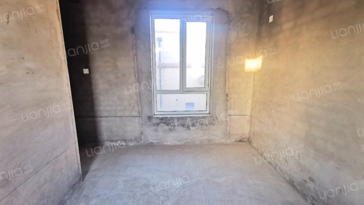 爱丁堡，南入户，，类独栋，房本满五唯一，随意装修-卧室A