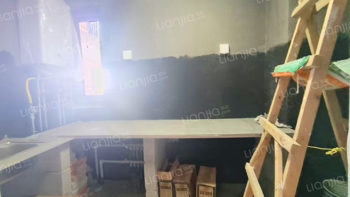 鸿坤理想尔湾新小区 带装修 房本在手-厨房