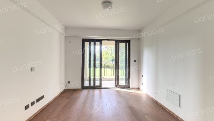 湖畔堤二手房实景图