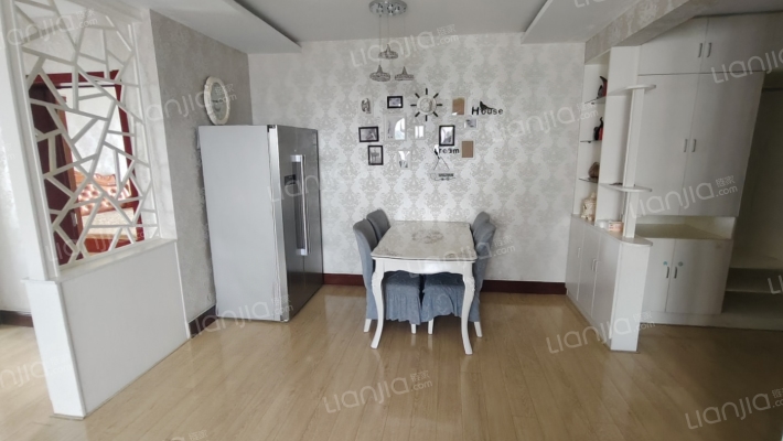 双塔区电梯房 精装南北两居室 落地窗 采光视野好-餐厅