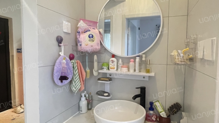 学府澜湾 一梯两户总高9层洋房，集中供暖社区 带车位-卫生间B