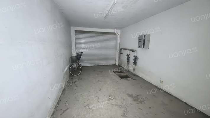 香邑溪谷原墅一层下叠带下跃 大院 有车位-车库