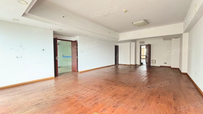 红星晶品大厦二手房实景图