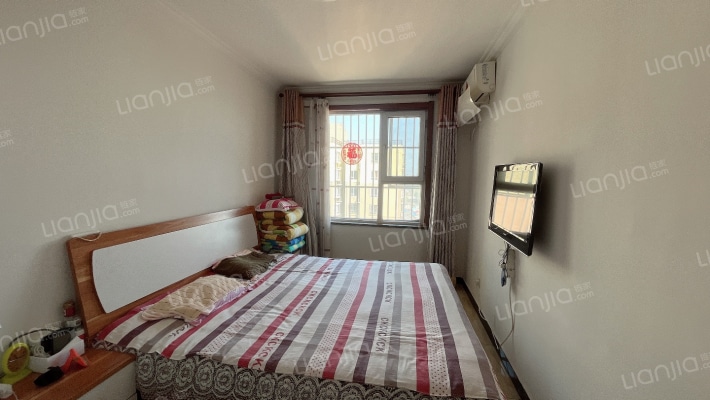 汇元新天地，70年大产权，正规三居室，采光好-卧室C