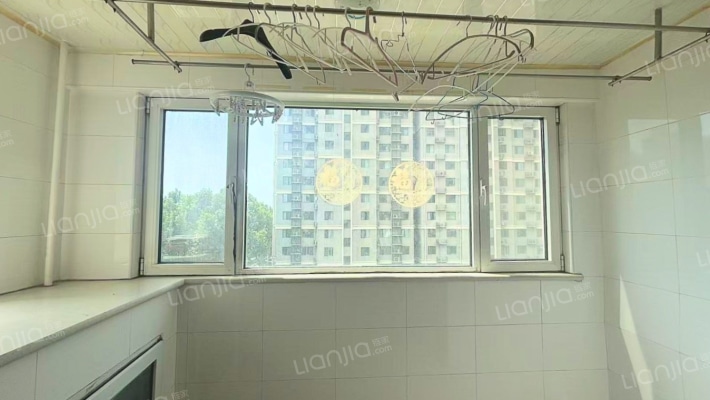 香港豪庭 2室1厅 南-阳台
