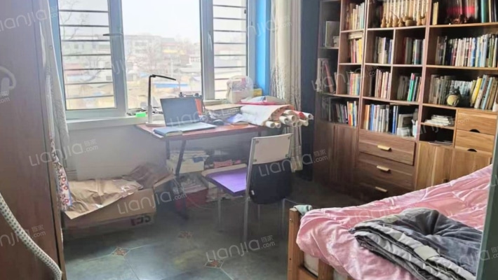 西丁三义附近板楼3层120平三居双卫49万-卧室B