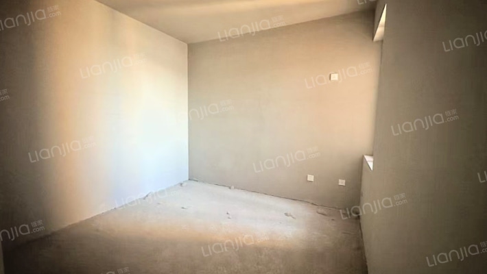 天保绿城！天保集团开发，交通便利！绿化高！-卧室B