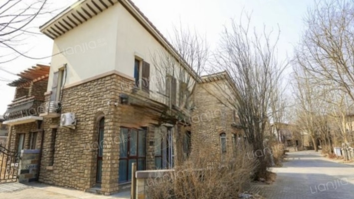 临水系独栋别墅，诚意出售，房本在手，随时过户.-入户花园