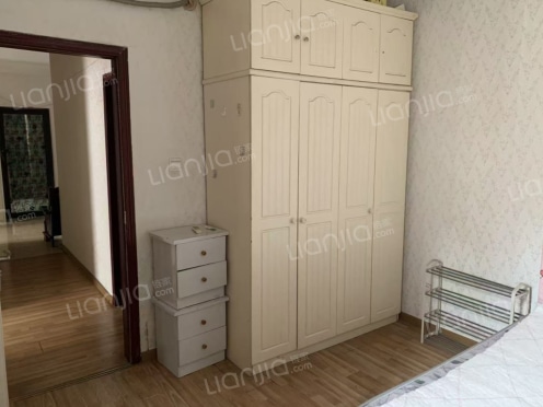 合租·财信城市国际 3居室 南卧