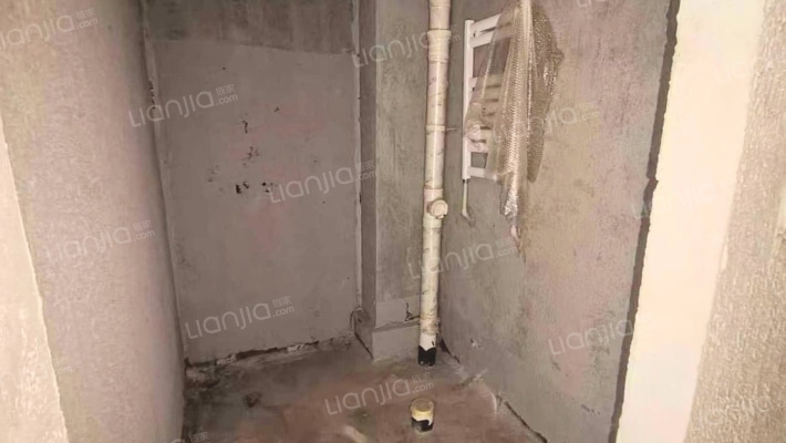 满二唯一，南北通透格局好，采光视野好，精装修-卫生间