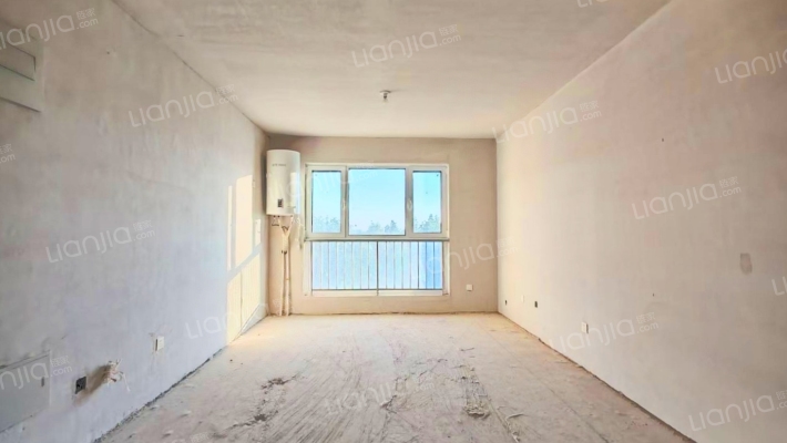 好户型三居诚意出售   价格合适-客厅