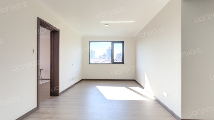 翔殷路352号二手房实景图