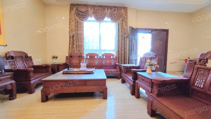 依水佳苑东区二手房实景图