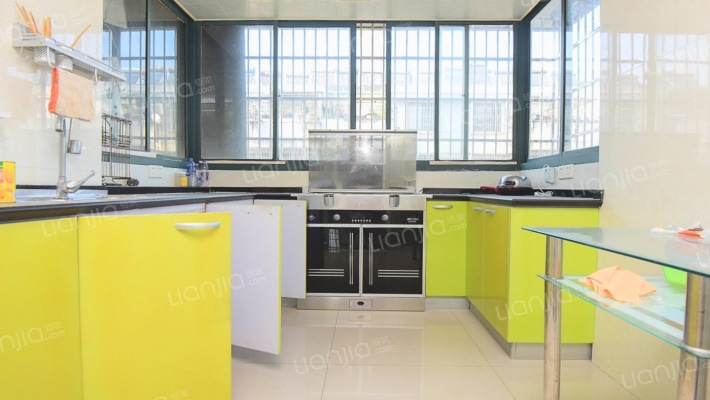 桃源山庄4-2-1-2 205.00m² 140 万-厨房
