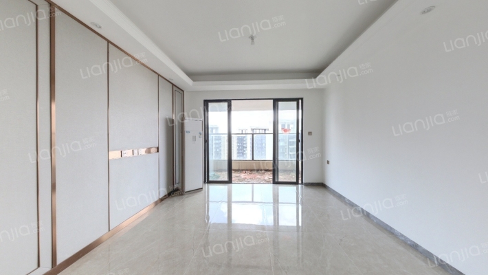 彰泰郡二手房实景图