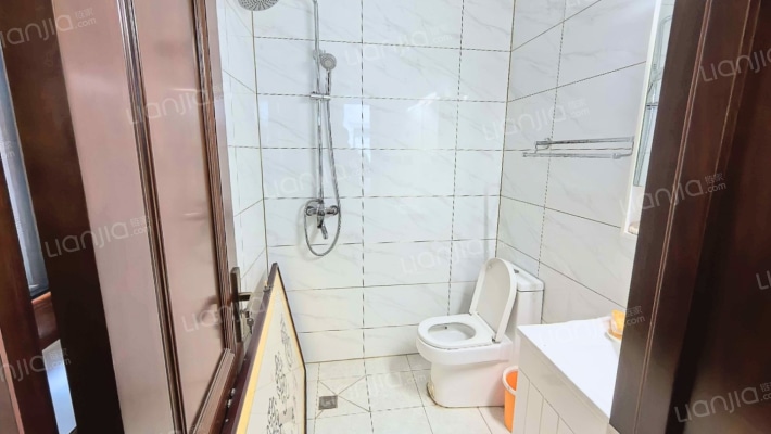 京都颐和城 5室3厅 南 北-卫生间D