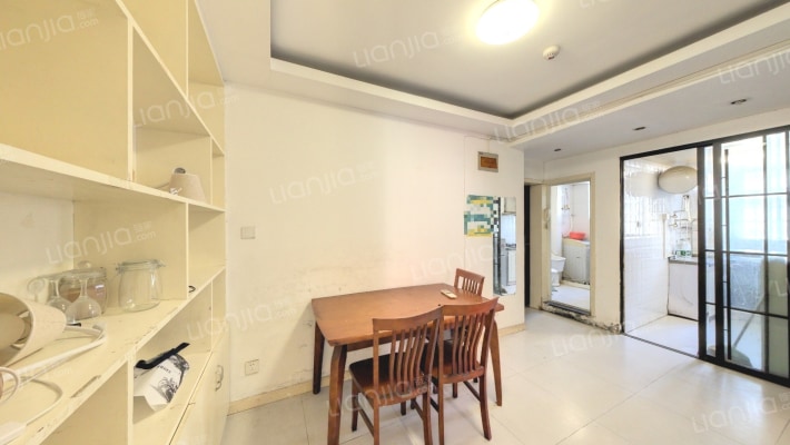 凯旋路112号二手房实景图