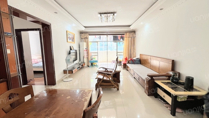 三和医院宿舍楼二手房实景图