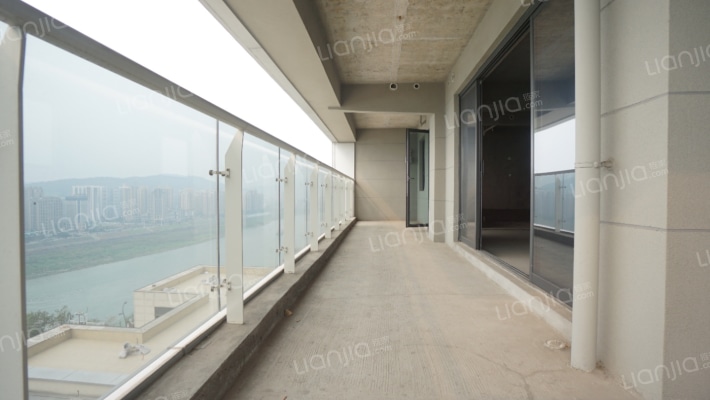 丽雅龙汐台正面看江187户型大平层-阳台