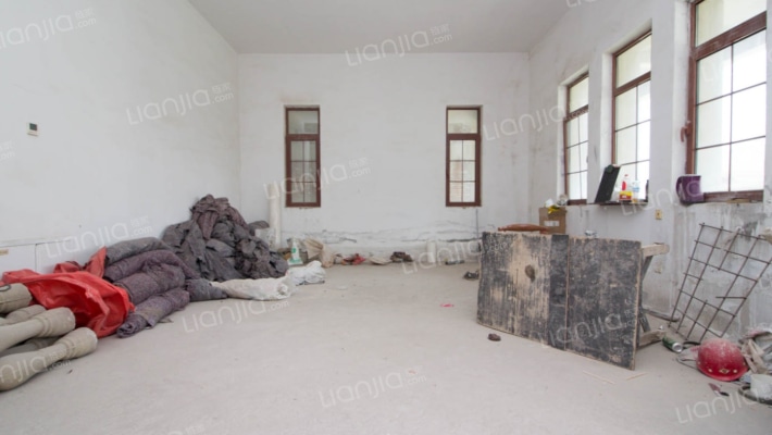 中海国际铂宫央墅二手房实景图