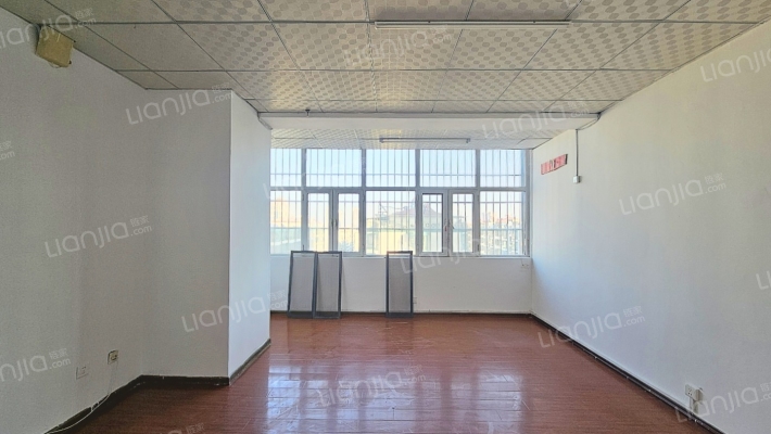 国山中心二手房实景图