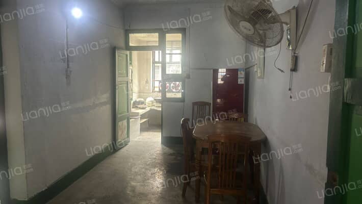 老县医院家属院二手房实景图