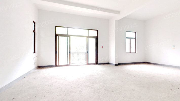 远洋城鎏金山别墅二手房实景图