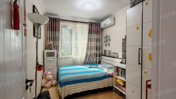 精装修三居室  位置好   好楼层 全天采光 价格合适-卧室B