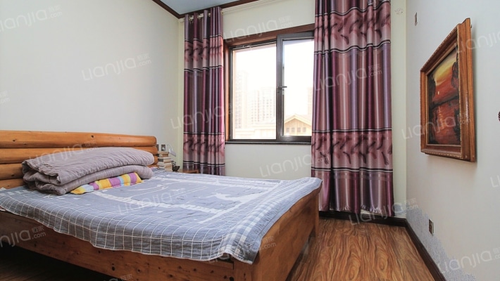 鸿坤理想湾洋房跃层 南北通透四居室 看房方便 精装修-卧室C