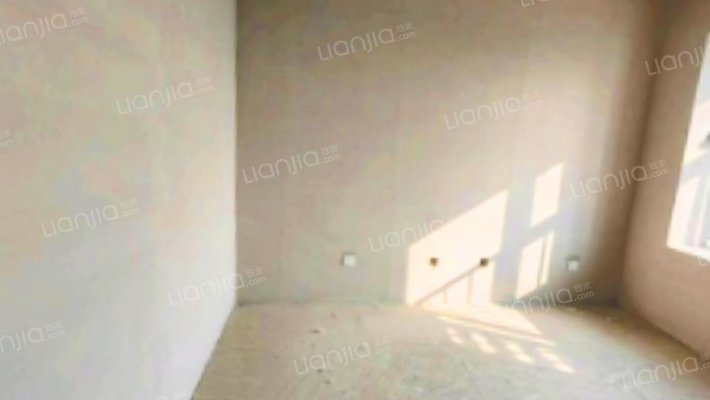 此房是毛坯房，业主诚心出售，可以看房子，价格还可谈-卧室A