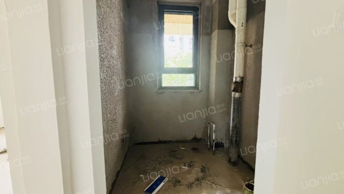 此房是下跃户型 房本满二 着急出售-卫生间A