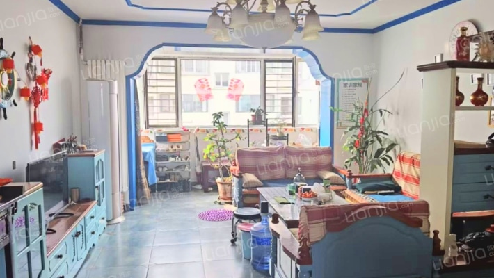 西丁三义附近板楼3层120平三居双卫49万-客厅