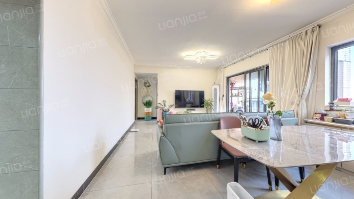 海伦堡菁华府二手房实景图