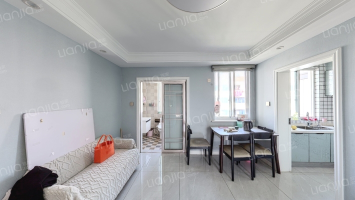 天鹤四村东区二手房实景图