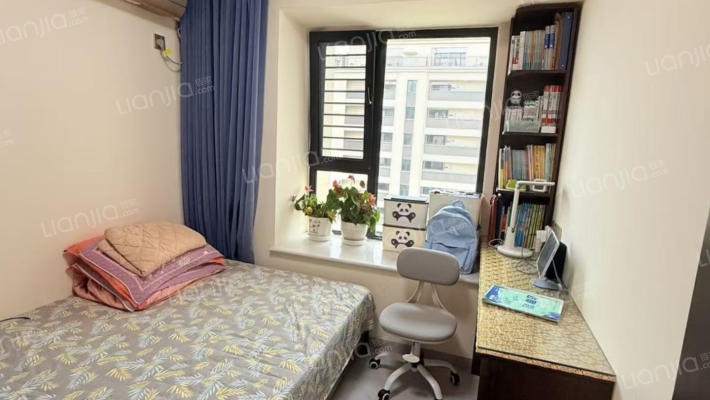 集中供暖 好楼层  三居室 南北通透好户型-卧室C