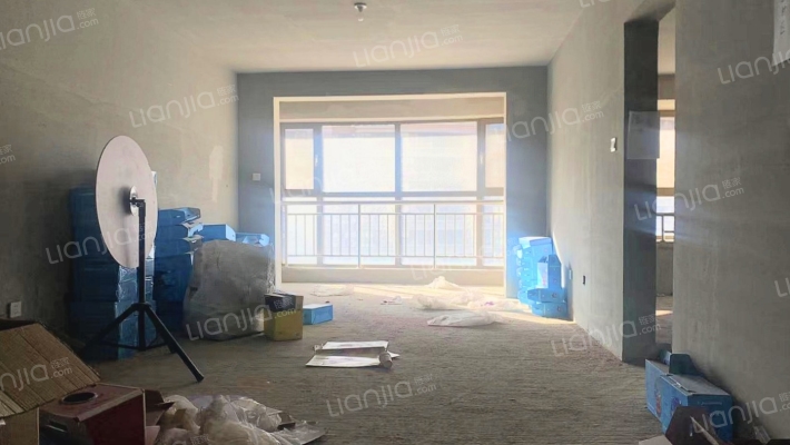 南向两居室，中间楼层采光无遮挡-客厅