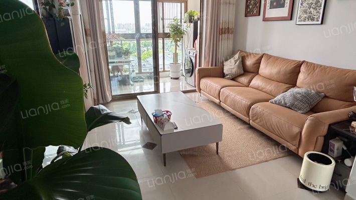 天都华庭二手房实景图