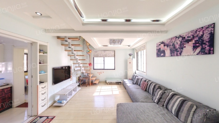 波西塔诺东郡二手房实景图