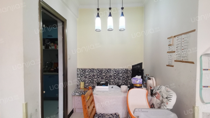 全阳两居户型，采光好，精装修，低楼层-餐厅