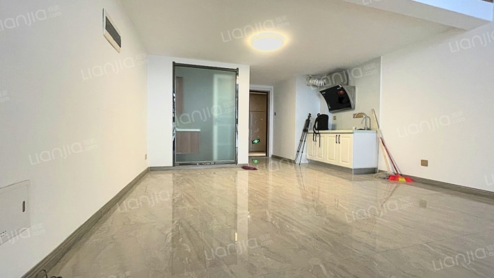 绿地领海二手房实景图